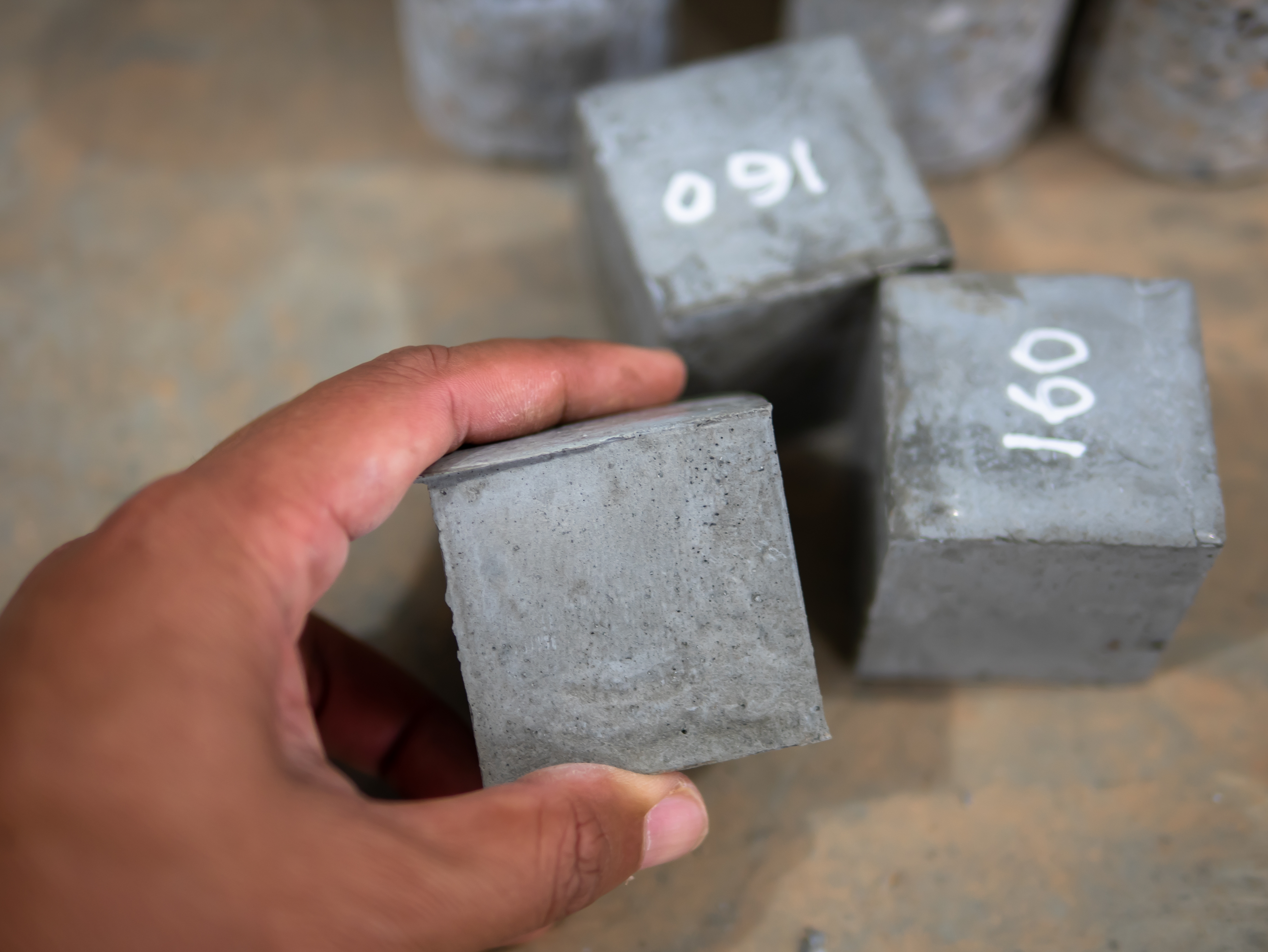 Preparing concrete samples for strength testing